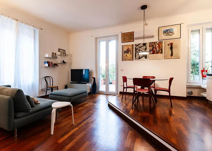 Youhosty - Espinasse 80 Mediolan